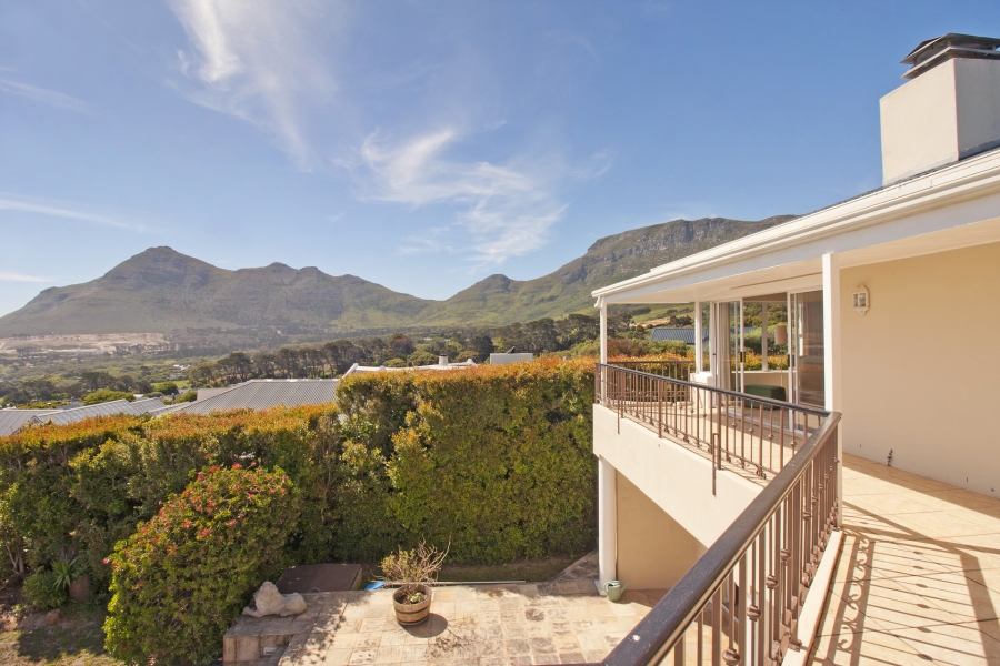 To Let 4 Bedroom Property for Rent in Belvedere Western Cape